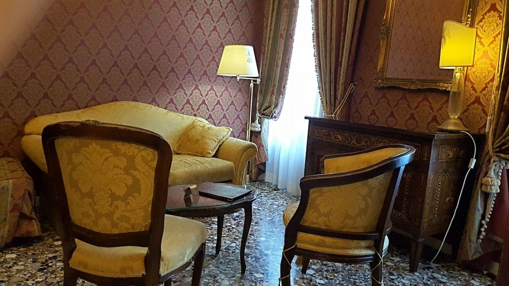 Casa Pisani Canal 2