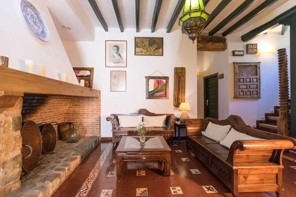 CALERILLA Hotel 2