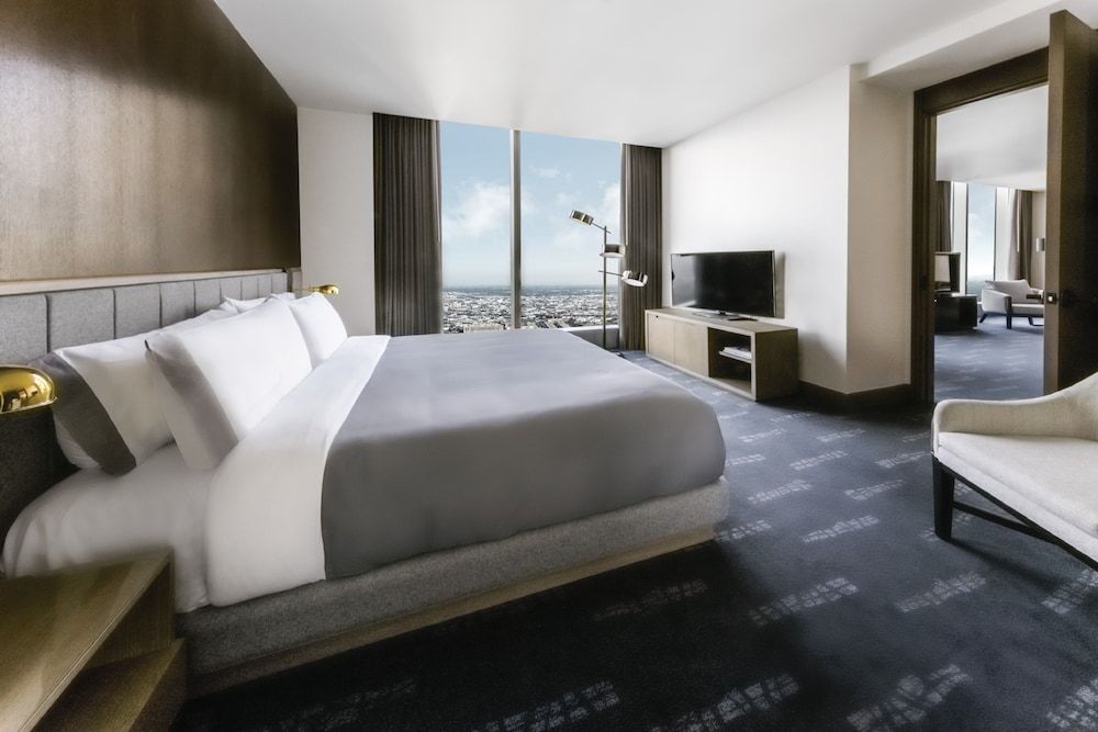 InterContinental Hotels LOS ANGELES DOWNTOWN by IHG 2