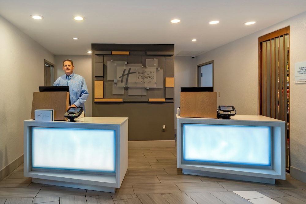 Holiday Inn Express & Suites THE VILLAGES by IHG 1