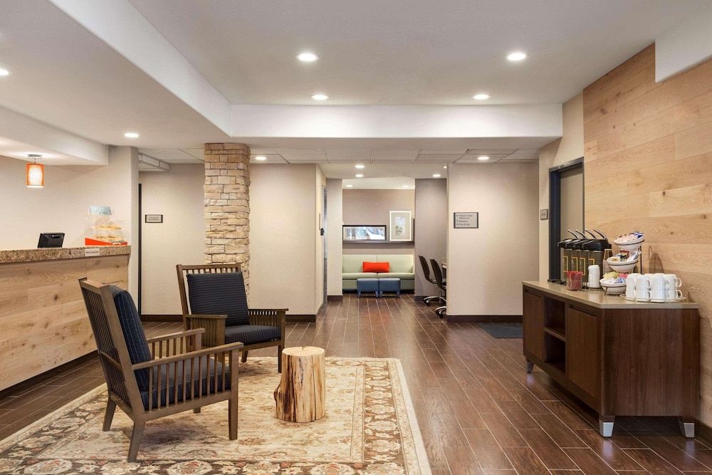 Country Inn & Suites by Radisson - Flagstaff East Route 66 2