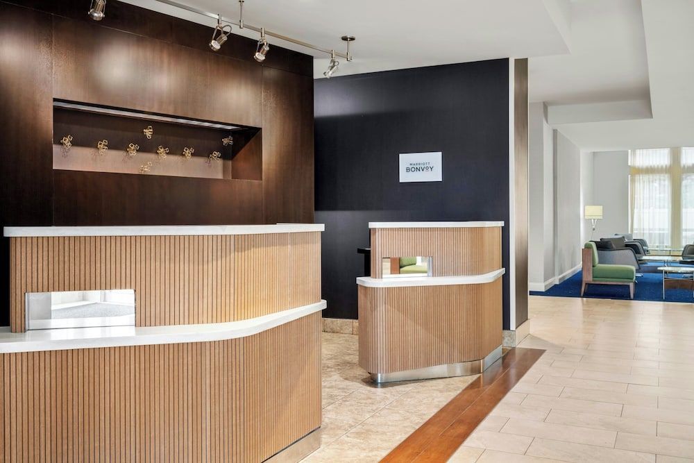 Courtyard by Marriott Evansville East 2