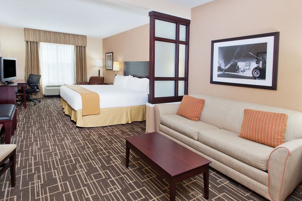 Holiday Inn Express & Suites JACKSON NORTHEAST by IHG 2