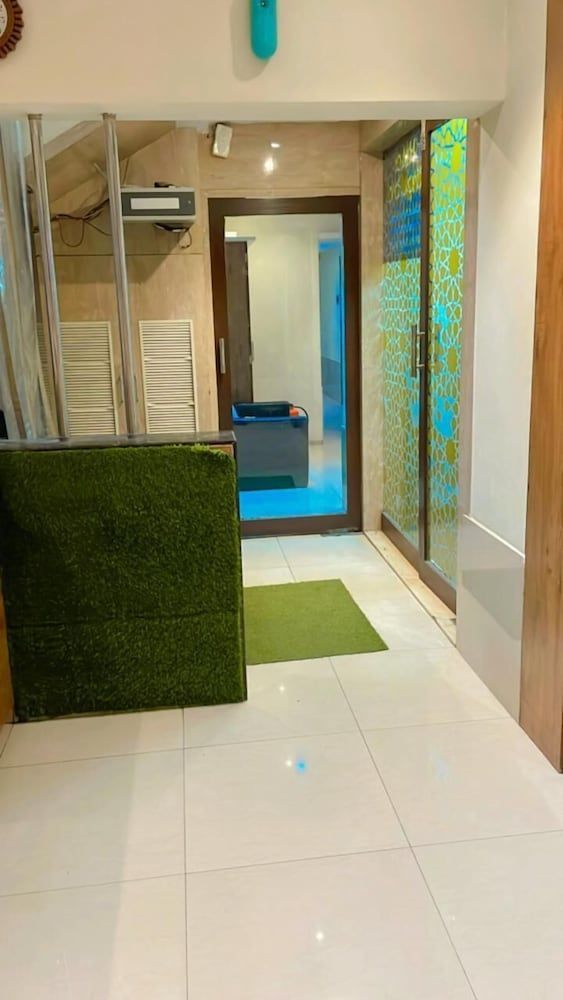 New Regal By Glitz Hotels 2