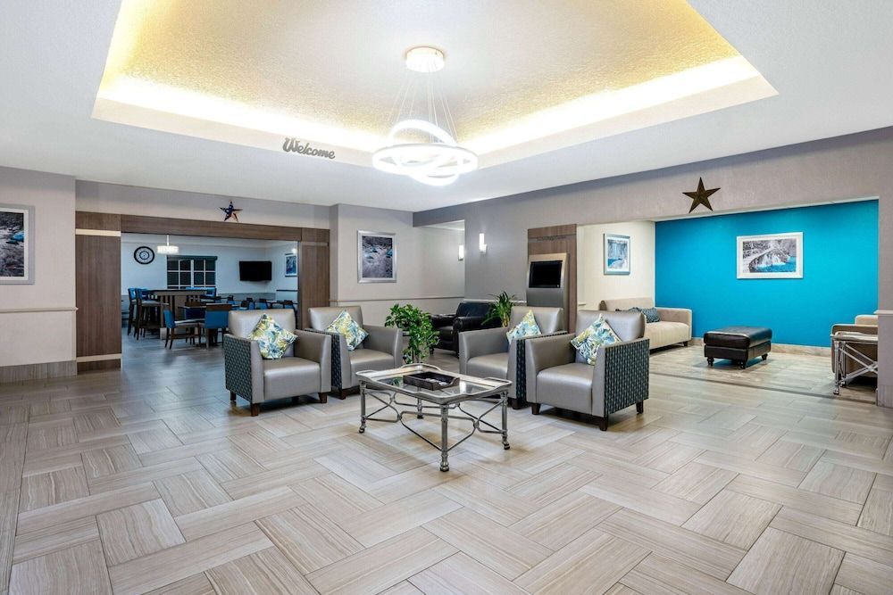 La Quinta by Wyndham Conroe 2