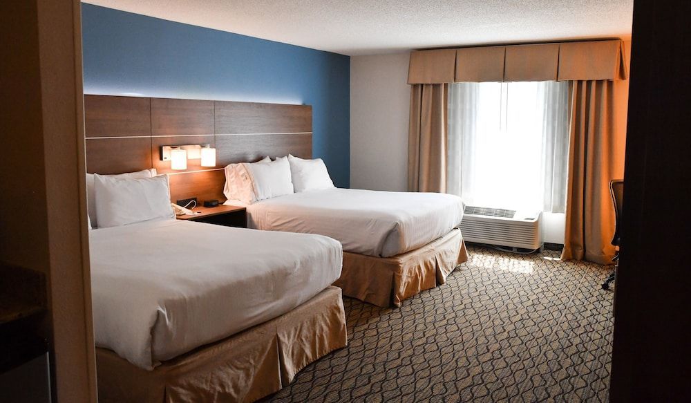 Holiday Inn Express & Suites CONCORD by IHG 2
