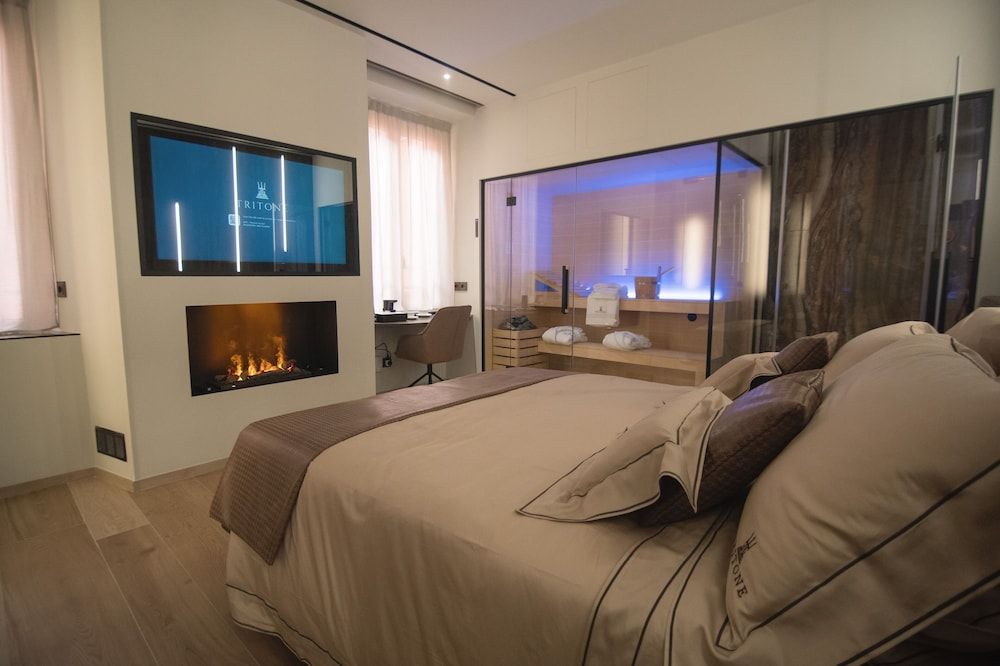 Tritone Luxury Suites Fontana di Trevi 1