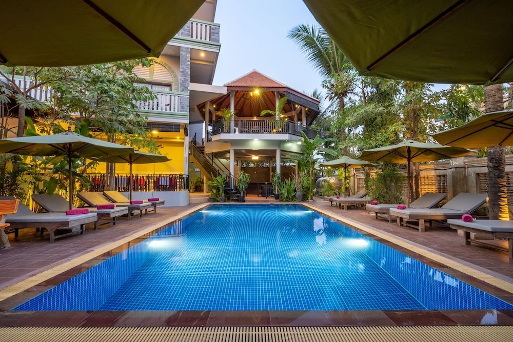 Reveal Courtyard in Reveal Angkor 1