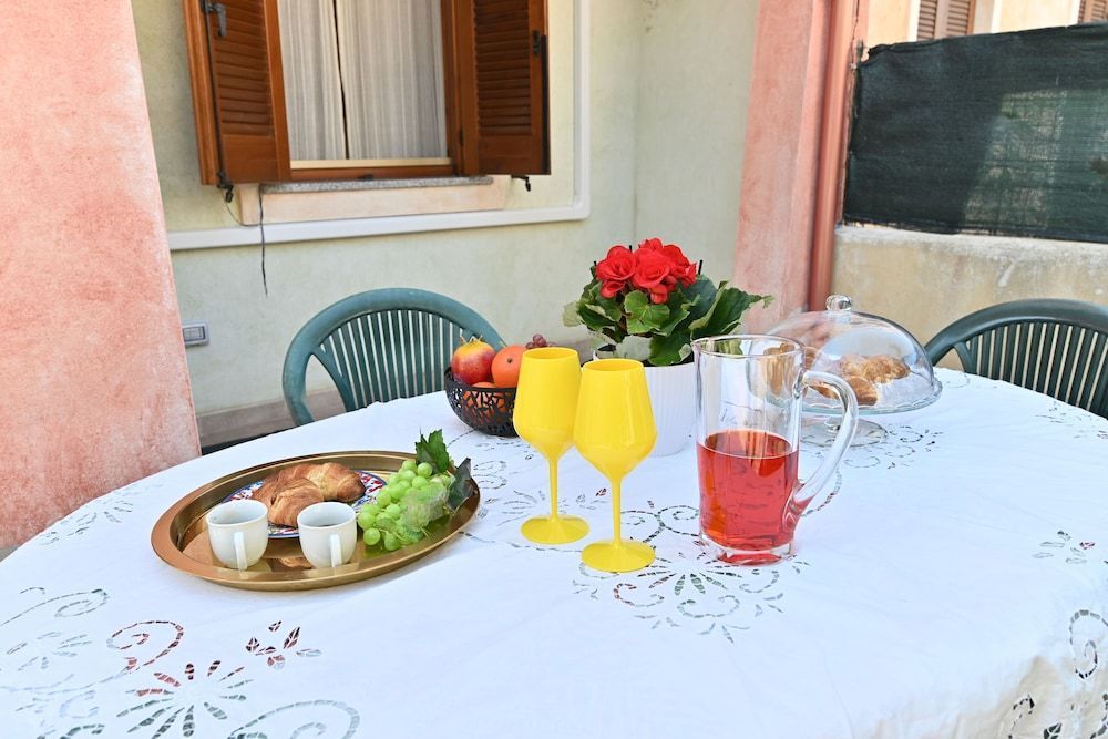 IzzHome Lemon Tree 1