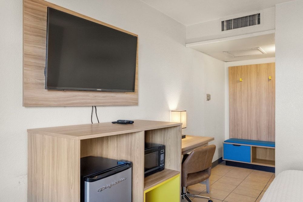 Days Inn by Wyndham Wheat Ridge - Denver West 2