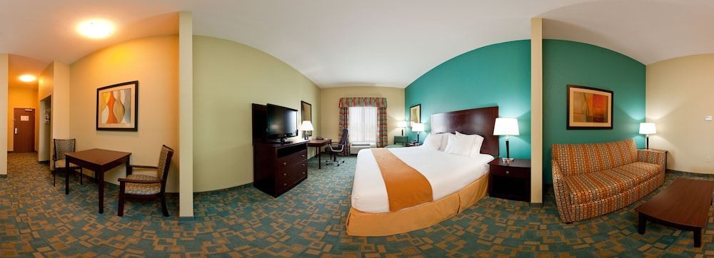 Holiday Inn Express & Suites SALEM by IHG 2