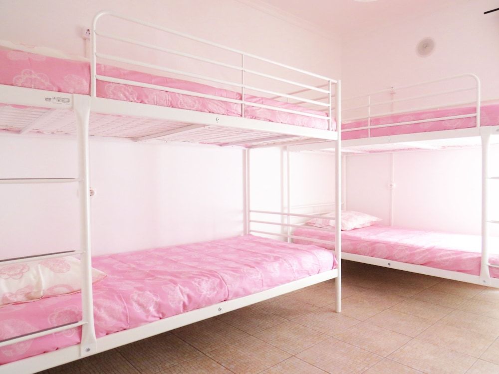 The 17 Party Hostel 2