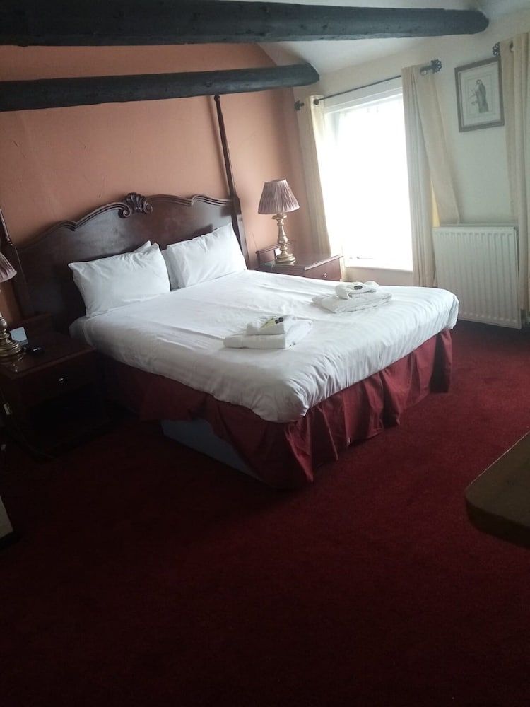 The Rose and Crown Hotel 2