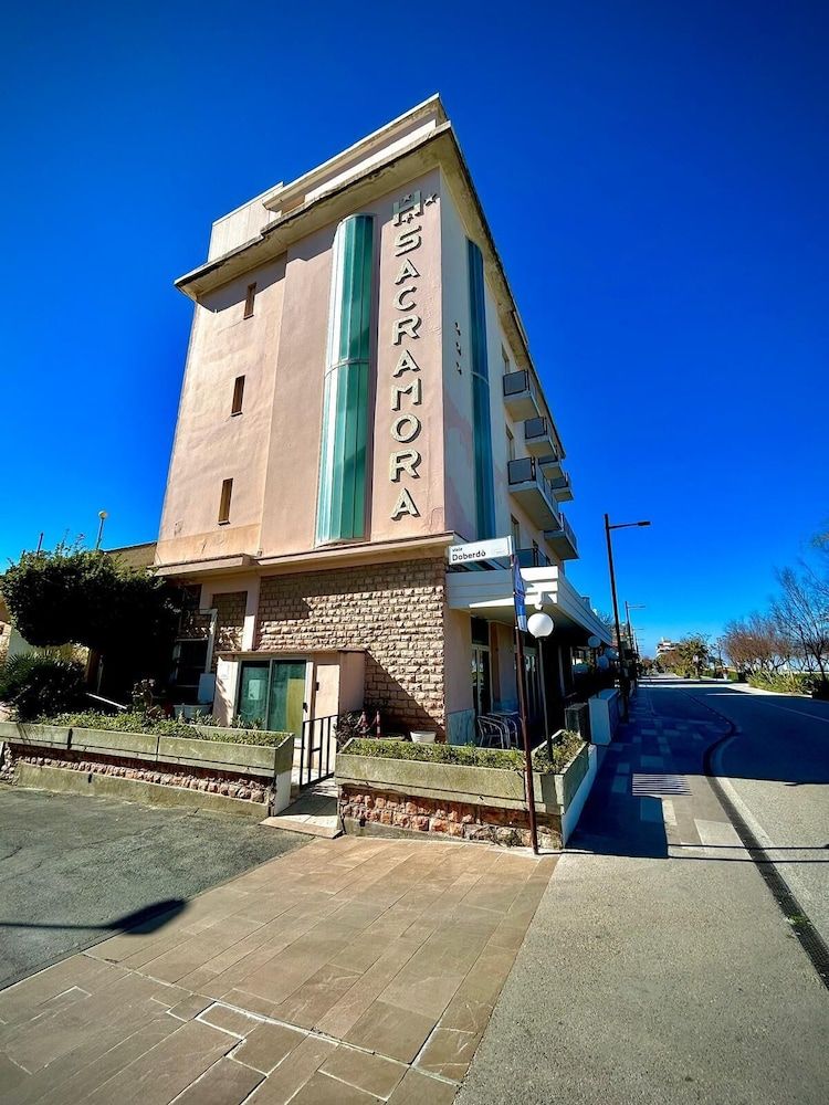 Hotel Sacramora 1