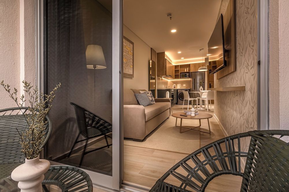 HOUZE Residences - By AVA Rentals 1