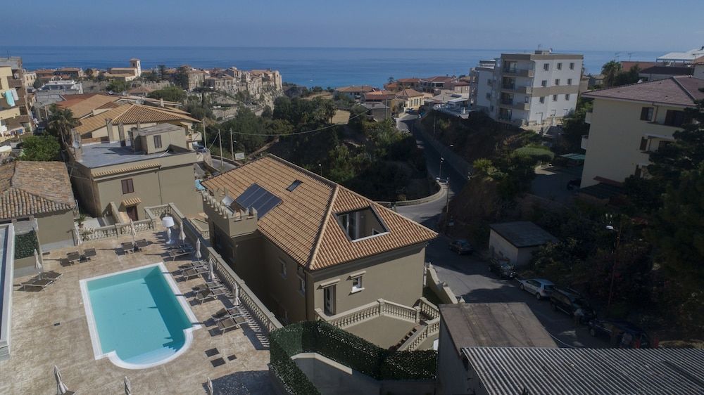 Sui Generis Tropea Luxury Rooms 1