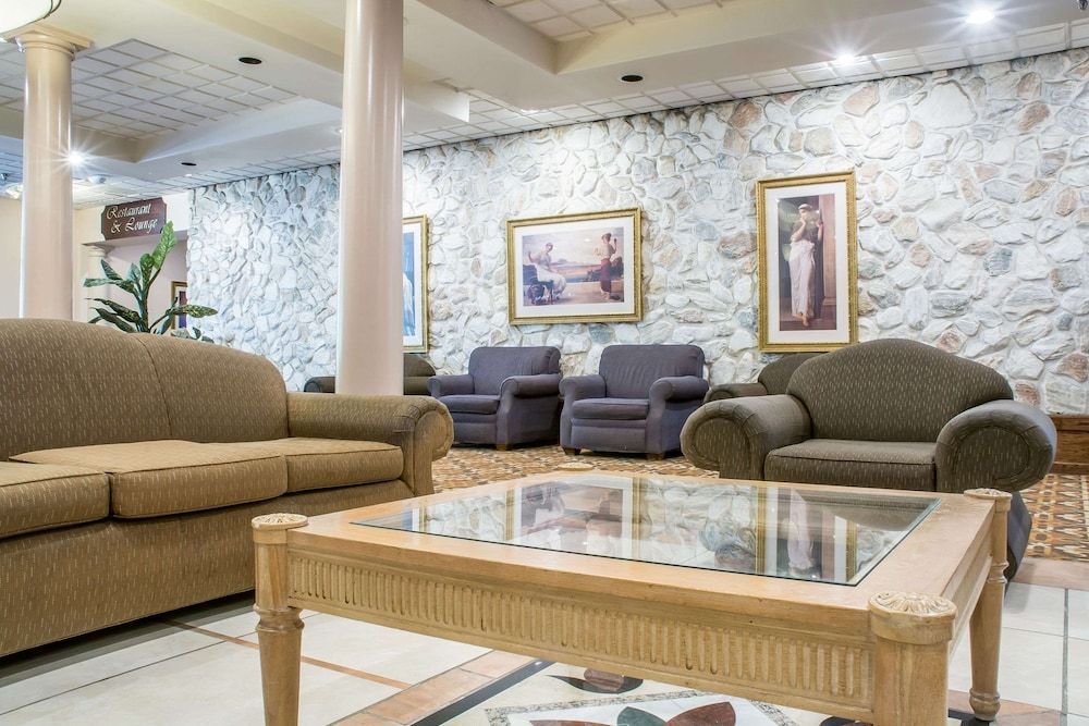 Quality Inn & Suites Palm Island Indoor Waterpark 1