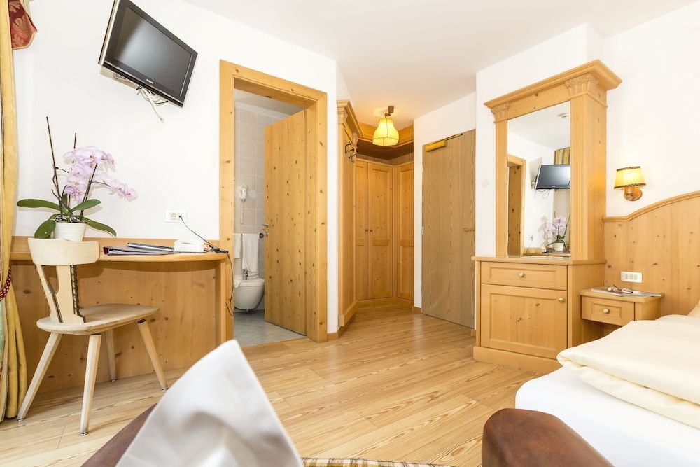 Hotel Alpenrose Dolomites 2