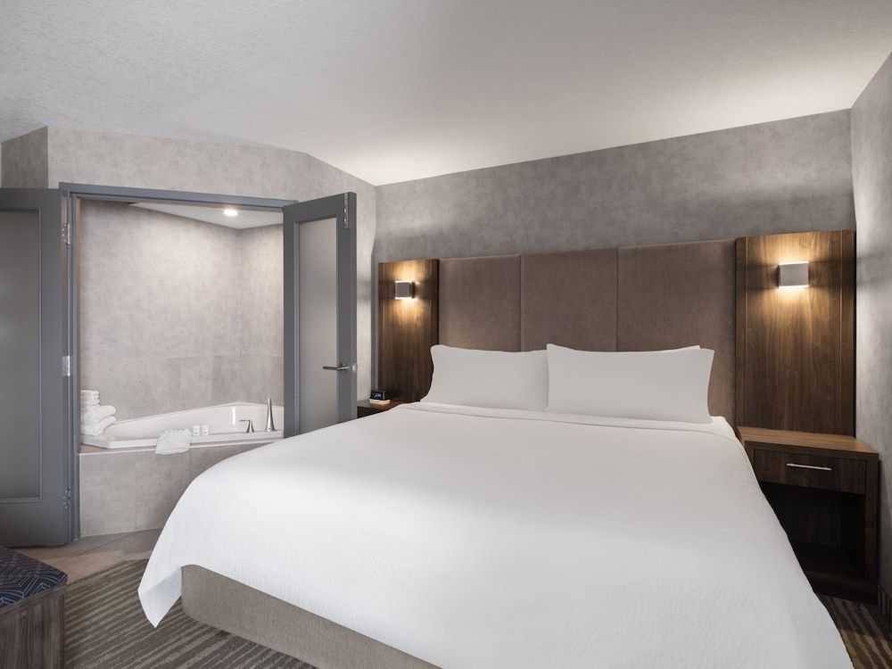 Holiday Inn CALGARY-AIRPORT by IHG 2