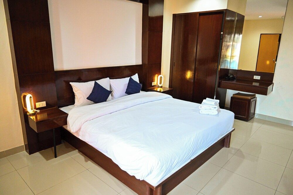 Royal Star Suites pattaya 1