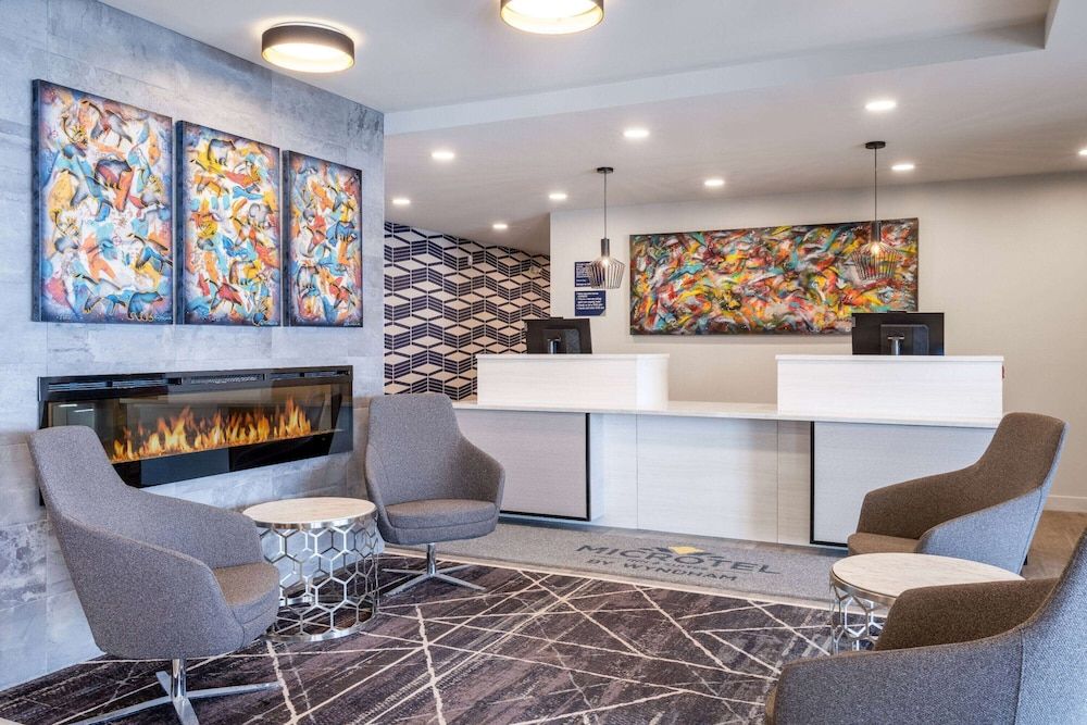 Microtel Inn & Suites by Wyndham Kanata Ottawa West 2