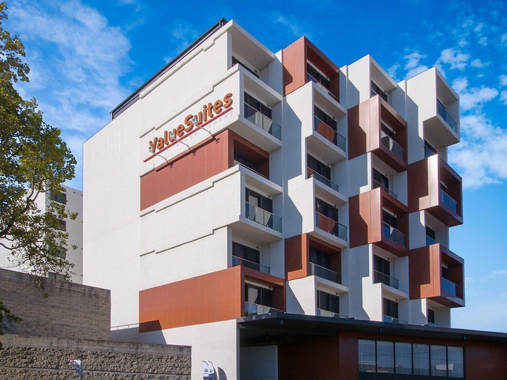 Value Suites Green Square 1
