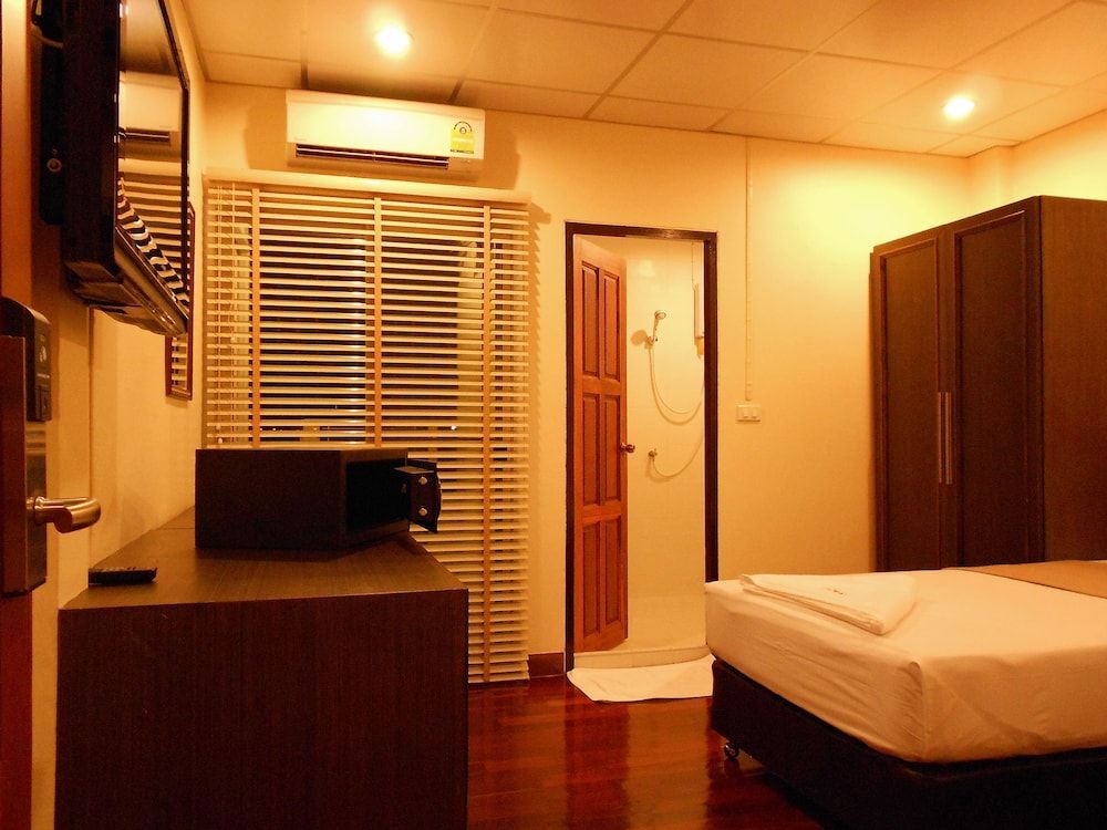Lodge 61 Hotel 1