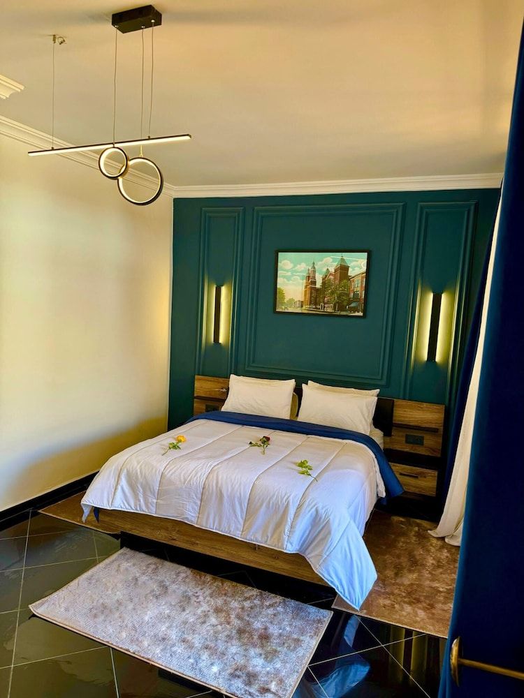 The Hotel Syracuse 2