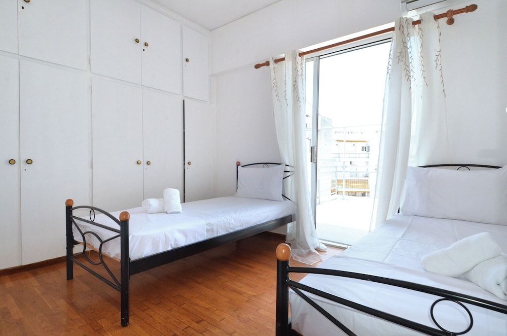 A cute & comfortable 2 bedroom apartment 1