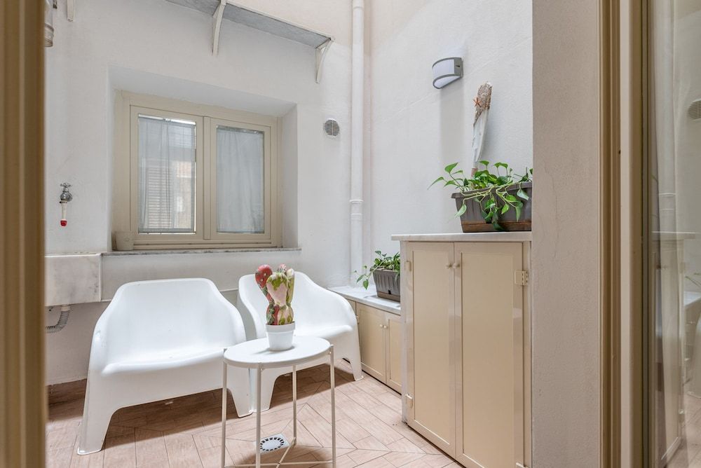 MetaM Apartment in the City Center by Wonderful Italy 2