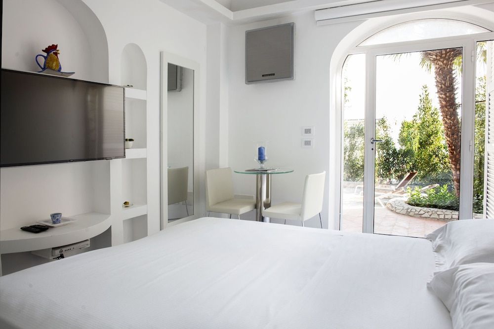 LHP Suite Executive Design Cottage Capri 2
