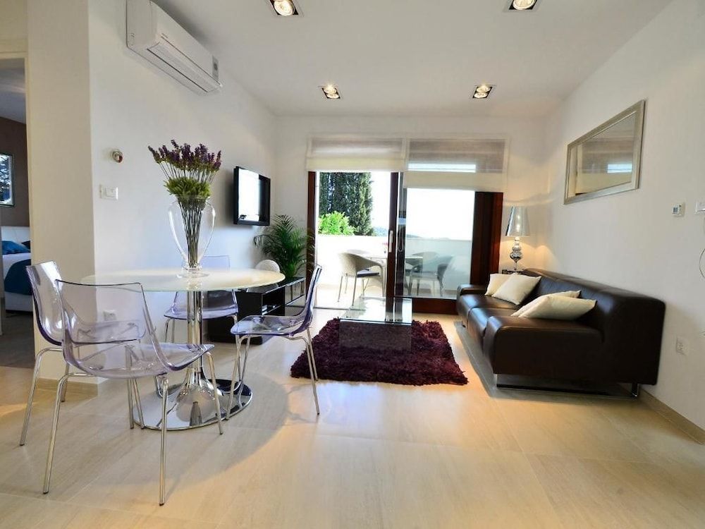 Villa King 1