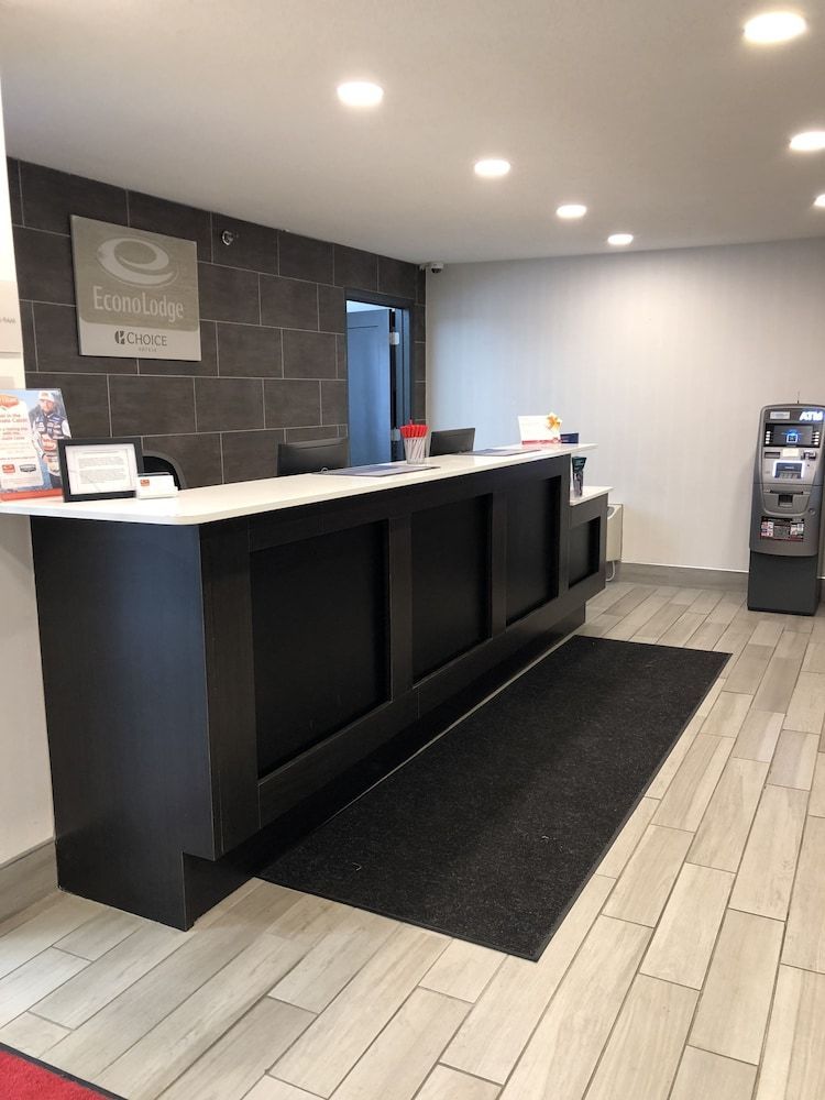 Travelodge by Wyndham Canton-Livonia Area, MI 2