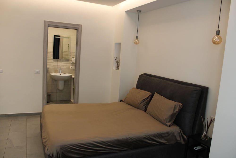Mimmù Private rooms - Porto di Napoli 2