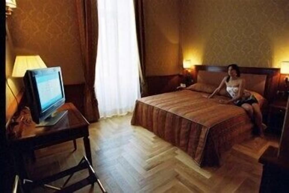 Livingston Hotel 2