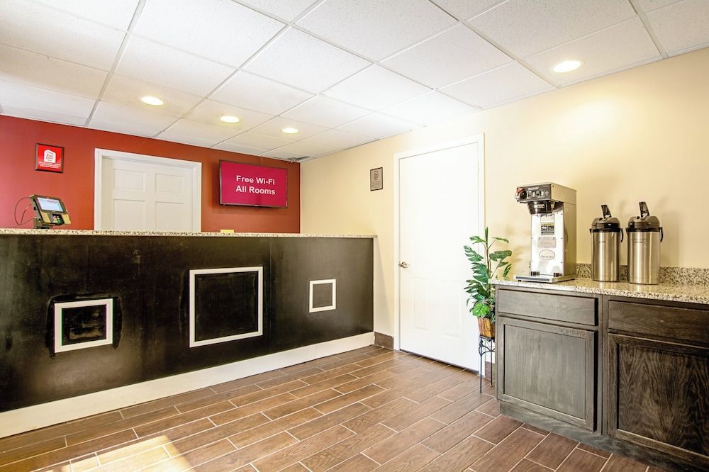 Red Roof Inn Scottsburg 2