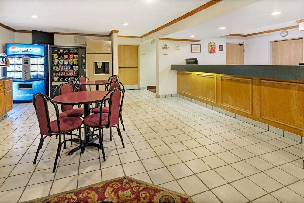Super 8 by Wyndham Canonsburg/Pittsburgh Area 1