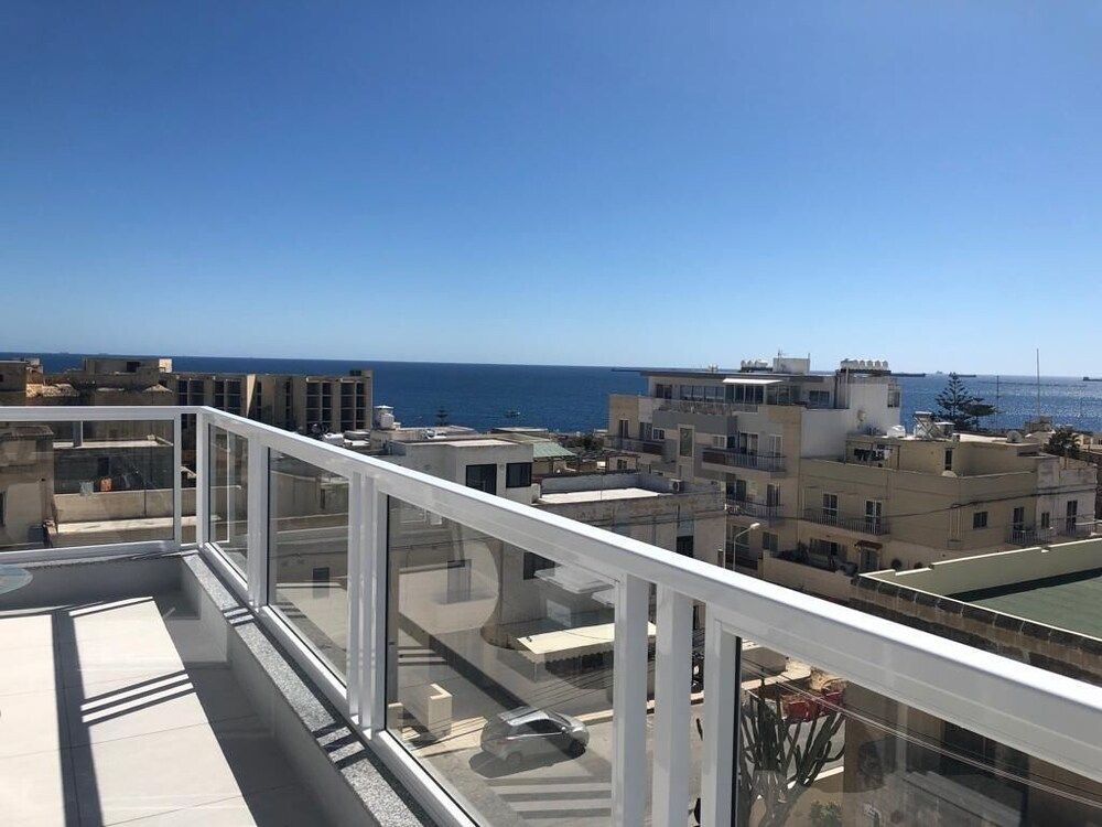 Sea View 2 Bed Apartment Close To Beach Hpi7738 1