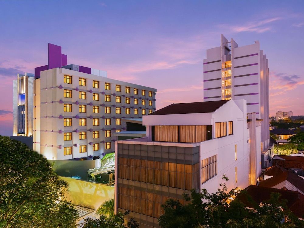 Mercure Surabaya Grand Mirama 1