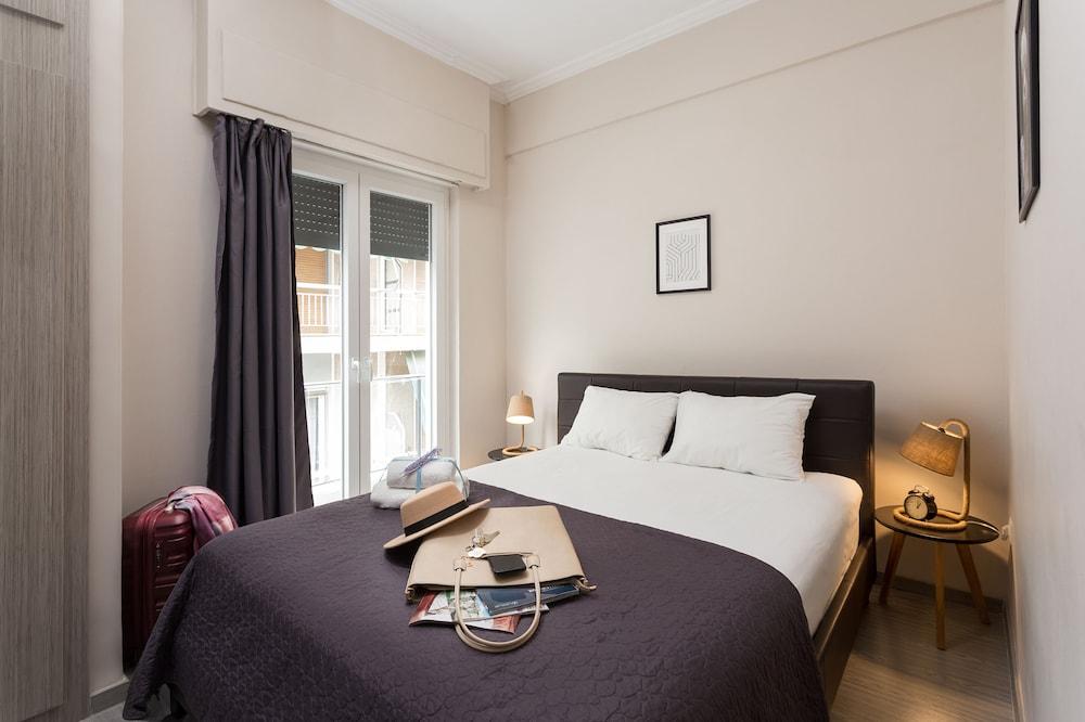 HOMELY APARTMENTS BY ATHENS STAY 1