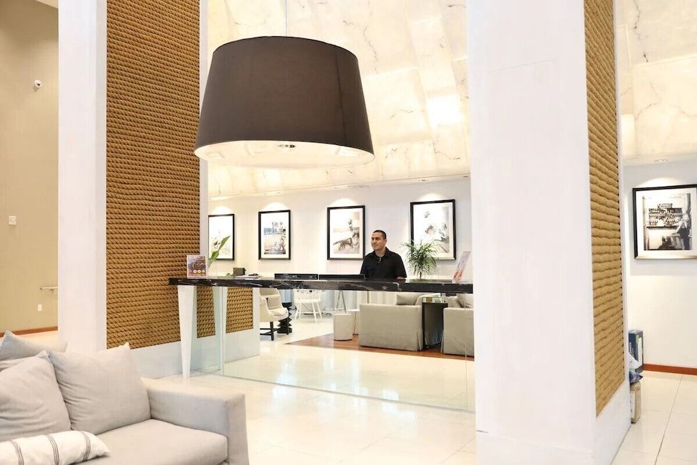 Dharma Home Suites Miami Beach at Monte Carlo 2