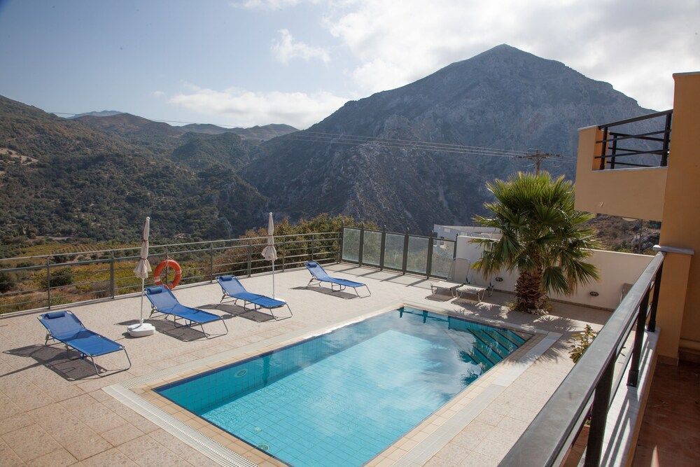 Villa Frati Gorge 1