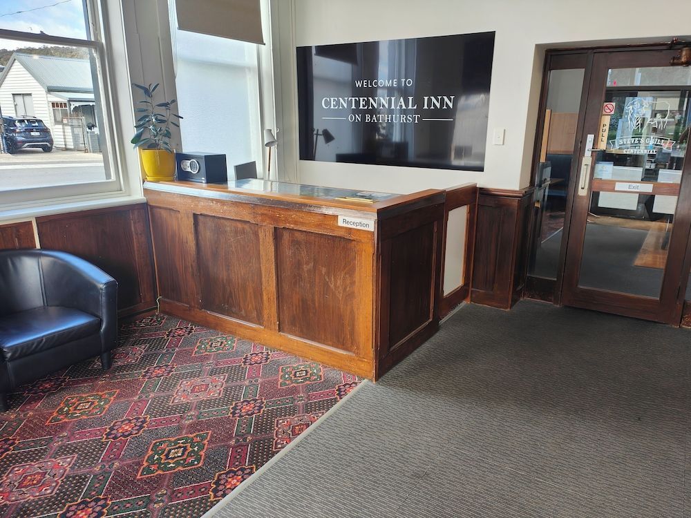 Centennial Inn on Bathurst 1