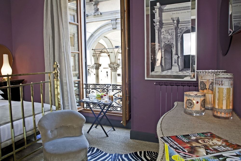 Porcellino Gallery Art Boutique BB 1