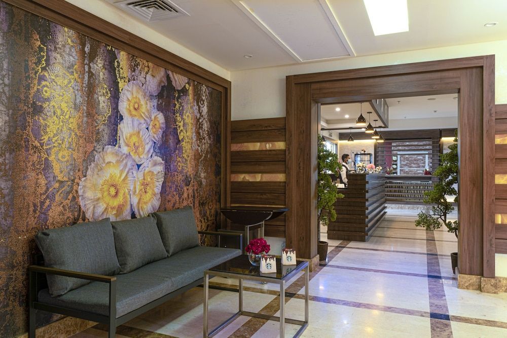 Iridium 70 Hotel 2