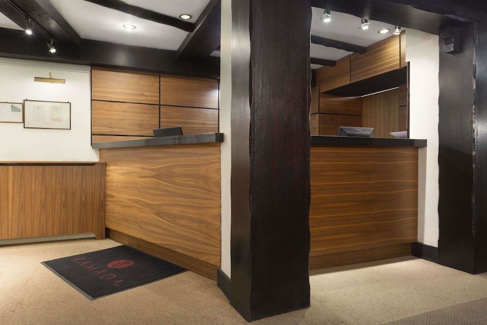 Ramada by Wyndham Crawley Gatwick 2