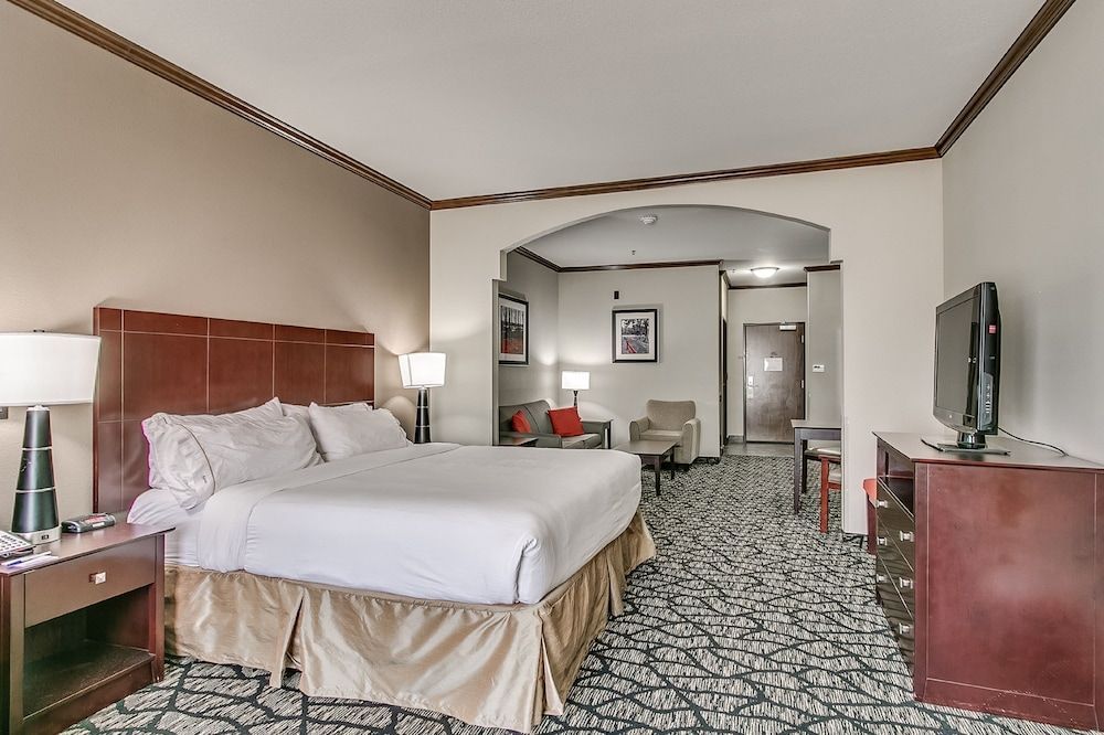 Holiday Inn Express & Suites LUBBOCK SOUTH by IHG 2