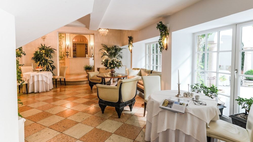 Hotel Opera 2