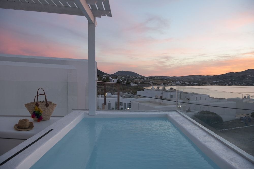 Ammos Luxury Rooms & Home 1