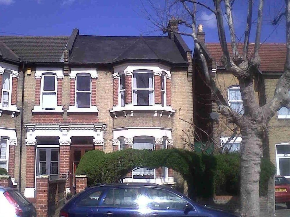 Grove Guest House 1
